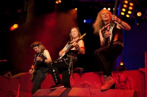 iron-maiden-guitars-trio.jpg