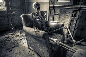 chair-skeleton-ruin-wallpaper-preview.jpg