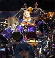 0f943963ca27e39a387c9a381949463c--iron-maiden-drummers.jpg