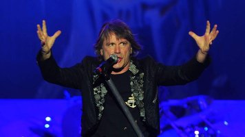 iron-maiden-bruce-dickinson-1_3528164.jpg