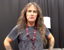 steve-harris-iron-maiden-2019-web.jpg