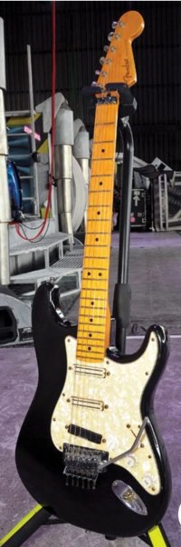 Fender Stratocaster Dave Murray Hot Rails Sig.jpg