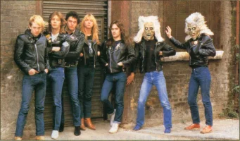 killers-era-1981-v0-7j5tvb76fe0f1.webp