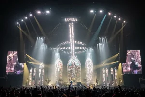 ghost-live-at-state-farm-arena-in-atlanta-georgia-us-07-11-v0-j7oz61cpbfcf1.webp