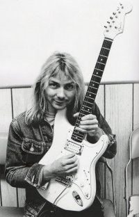 Cream strat.jpg