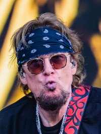 Adrian_Smith_–_Iron_Maiden_–_Tons_of_Rock_2026_04.jpg